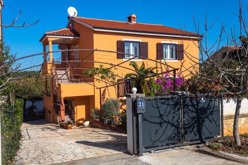 Apartments Ellen Banjole Luaran gambar