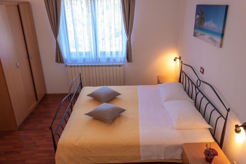 Apartments Ellen Banjole Luaran gambar