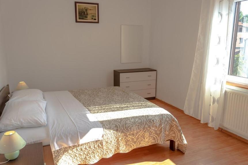 Apartments Ellen Banjole Luaran gambar
